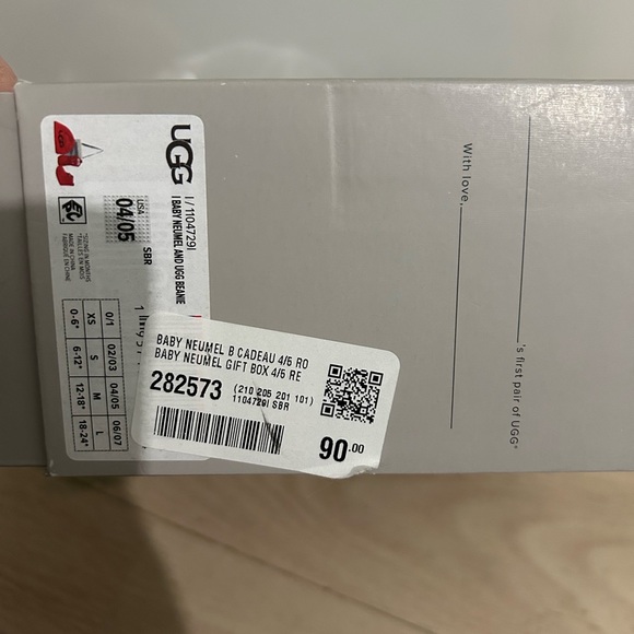 Ugg Boots and Hat - Picture 5 of 5